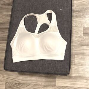 White women’s sports bra size medium from GymShark